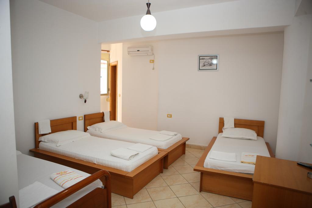 Hotel Alpine Vlorë Rom bilde