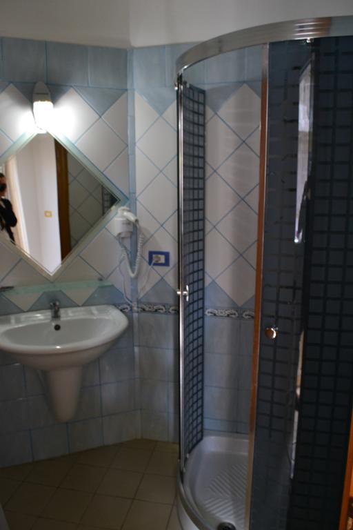 Hotel Alpine Vlorë Rom bilde
