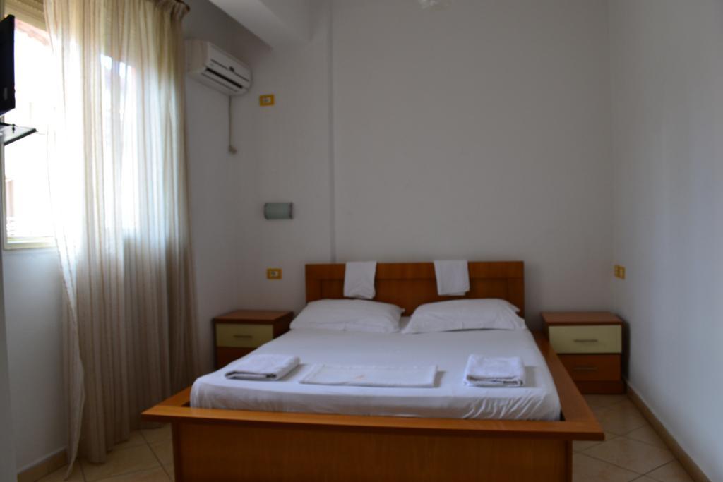 Hotel Alpine Vlorë Rom bilde